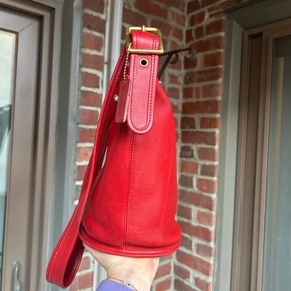Vintage coach Helen's legacy small duffel bucket back style 9953 red leather y2k - Picture 4 of 11